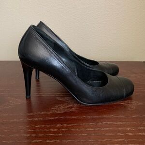 Authentic Vintage CHANEL Black Leather CC Pumps Heel Size 36. Great Condition.